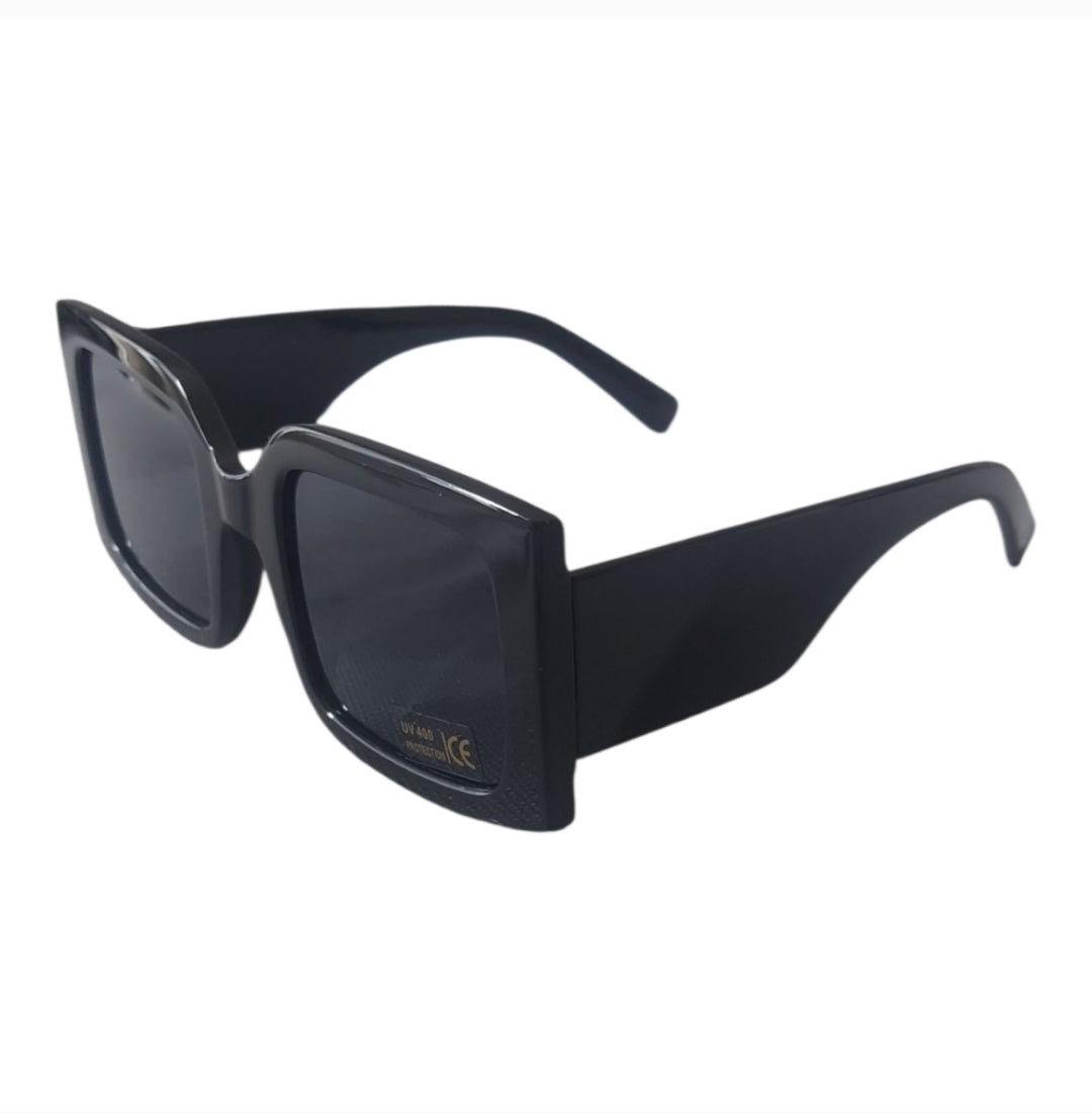 Black Bold Rectangular Sunglasses.